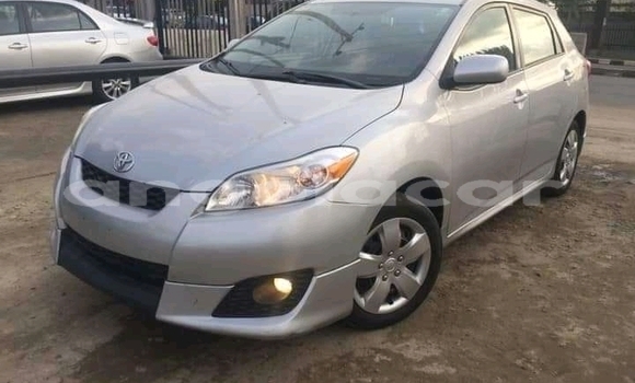 Comprar Usado Toyota Matrix Vermelho Carro em Luena em Moxico Comprar Usado Toyota Matrix Vermelho Carro em Luena em Moxico