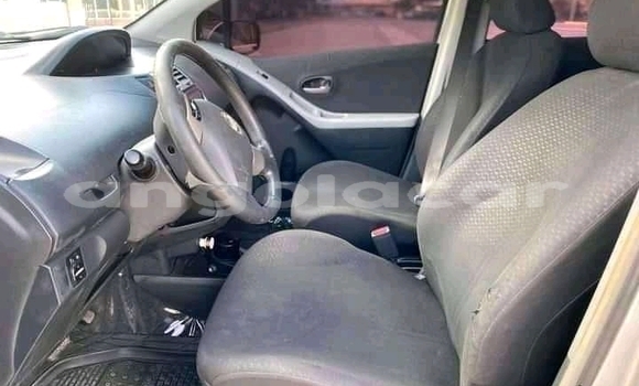 Comprar Usado Toyota Yaris Prata Carro em Luanda em Luanda Province Comprar Usado Toyota Yaris Prata Carro em Luanda em Luanda Province