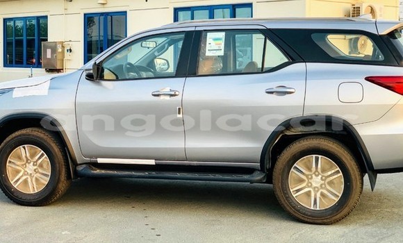 Buy Used Toyota Fortuner Silver Car in Luanda in Luanda Province Buy Used Toyota Fortuner Silver Car in Luanda in Luanda Province