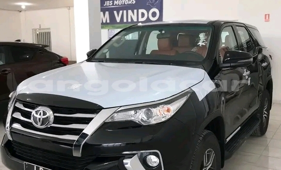 Comprar Usado Toyota Fortuner Preto Carro em Luanda em Luanda Province