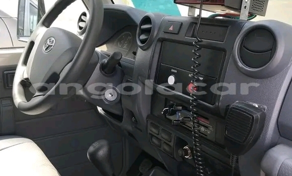 Acheter Occasion Voiture Toyota Land Cruiser Blanc à Luanda, Province de Luanda Acheter Occasion Voiture Toyota Land Cruiser Blanc à Luanda, Province de Luanda