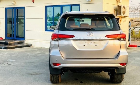 Acheter Occasion Voiture Toyota Fortuner Gris à Luanda, Province de Luanda Acheter Occasion Voiture Toyota Fortuner Gris à Luanda, Province de Luanda