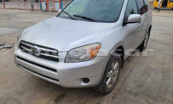 Comprar Usado Toyota RAV4 Prata Carro em Luanda em Luanda Province
