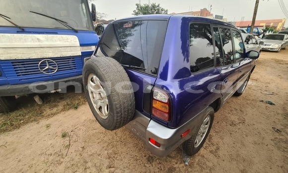 Comprar Usado Toyota RAV4 Azul Carro em Luanda em Luanda Province Comprar Usado Toyota RAV4 Azul Carro em Luanda em Luanda Province