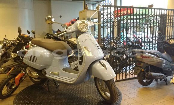 Buy New Vespa GT White Bike in Luanda in Luanda Province Buy New Vespa GT White Bike in Luanda in Luanda Province