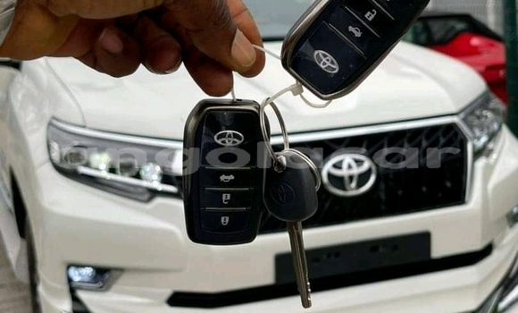 Comprar Usado Toyota Land Cruiser Prado Branco Carro em Luena em Moxico Comprar Usado Toyota Land Cruiser Prado Branco Carro em Luena em Moxico