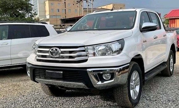 Acheter Occasion Voiture Toyota Hiluxe Revo Blanc à Luanda, Province de Luanda Acheter Occasion Voiture Toyota Hiluxe Revo Blanc à Luanda, Province de Luanda