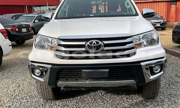 Acheter Occasion Voiture Toyota Hiluxe Revo Blanc à Luanda, Province de Luanda Acheter Occasion Voiture Toyota Hiluxe Revo Blanc à Luanda, Province de Luanda