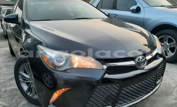 Comprar Usado Toyota Camry Outro Carro em Luanda em Luanda Province