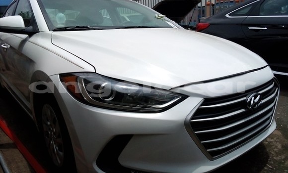Acheter Occasion Voiture Hyundai Elantra Blanc à Luanda, Province de Luanda Acheter Occasion Voiture Hyundai Elantra Blanc à Luanda, Province de Luanda