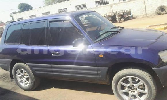 Acheter Occasion Voiture Toyota RAV4 Bleu à Luanda, Province de Luanda Acheter Occasion Voiture Toyota RAV4 Bleu à Luanda, Province de Luanda
