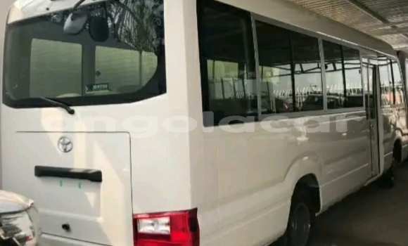 Comprar Usado Toyota Coaster Branco Carro em Luena em Moxico Comprar Usado Toyota Coaster Branco Carro em Luena em Moxico