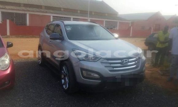 Acheter Occasion Voiture Hyundai Santa Fe Gris à Luanda, Province de Luanda Acheter Occasion Voiture Hyundai Santa Fe Gris à Luanda, Province de Luanda