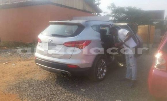 Acheter Occasion Voiture Hyundai Santa Fe Gris à Luanda, Province de Luanda Acheter Occasion Voiture Hyundai Santa Fe Gris à Luanda, Province de Luanda