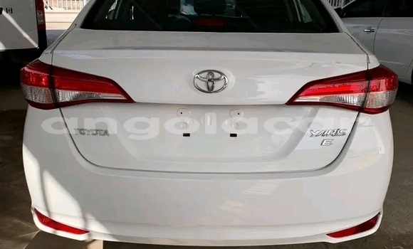 Comprar Novo Toyota Yaris Branco Carro em Luanda em Luanda Province
