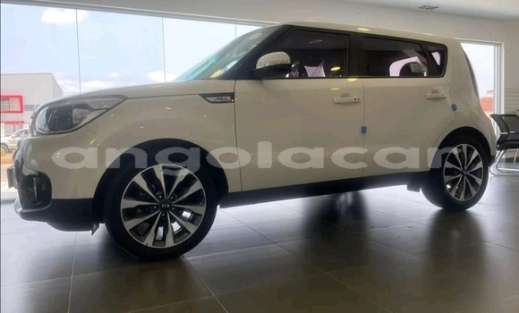Buy Used Kia Soul White Car in Luena in Moxico Buy Used Kia Soul White Car in Luena in Moxico