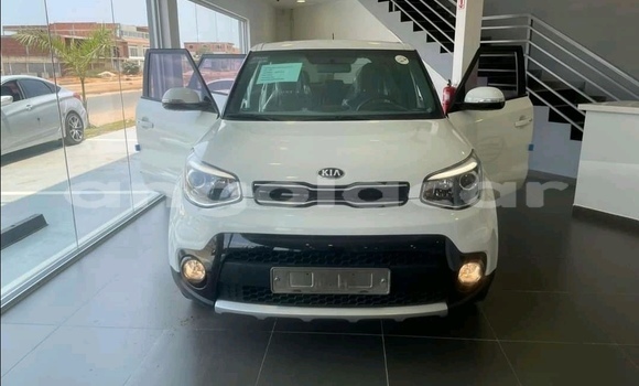 Buy Used Kia Soul White Car in Luena in Moxico Buy Used Kia Soul White Car in Luena in Moxico