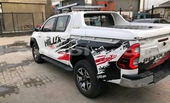 Acheter Occasion Voiture Toyota Hiluxe Revo Blanc à Luena, Moxico Acheter Occasion Voiture Toyota Hiluxe Revo Blanc à Luena, Moxico