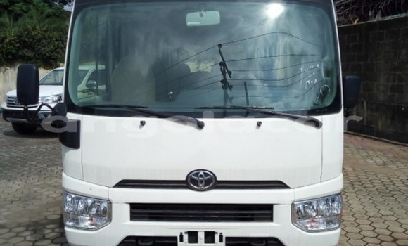 Acheter Occasion Voiture Toyota Coaster Blanc à Luanda, Province de Luanda Acheter Occasion Voiture Toyota Coaster Blanc à Luanda, Province de Luanda