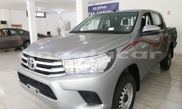 Comprar Usado Toyota Hilux Prata Carro em Luanda em Luanda Province Comprar Usado Toyota Hilux Prata Carro em Luanda em Luanda Province