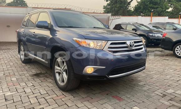 Comprar Usado Toyota Highlander Azul Carro em Luanda em Luanda Province Comprar Usado Toyota Highlander Azul Carro em Luanda em Luanda Province