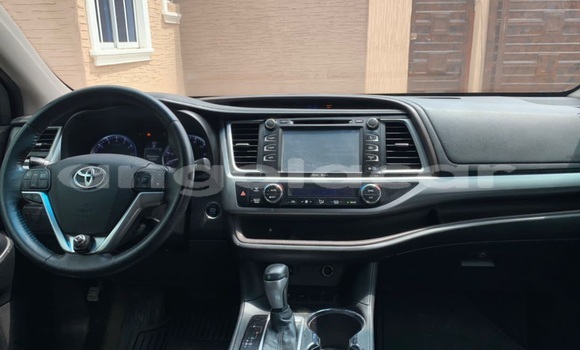 Acheter Occasion Voiture Toyota Highlander Gris à Luanda, Province de Luanda Acheter Occasion Voiture Toyota Highlander Gris à Luanda, Province de Luanda