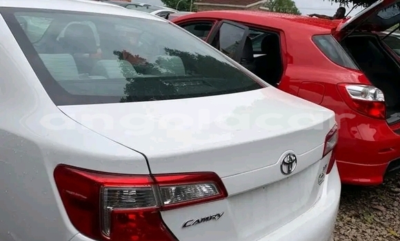 Acheter Occasion Voiture Toyota Camry Blanc à Luanda, Province de Luanda Acheter Occasion Voiture Toyota Camry Blanc à Luanda, Province de Luanda
