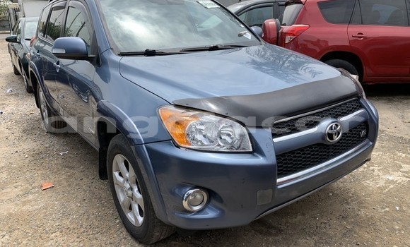 Comprar Usado Toyota RAV4 Azul Carro em Luanda em Luanda Province Comprar Usado Toyota RAV4 Azul Carro em Luanda em Luanda Province