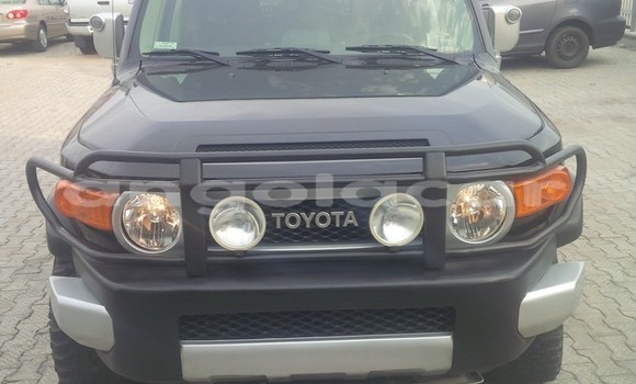 Buy Used Toyota FJ Cruiser Other Car in Luanda in Luanda Province