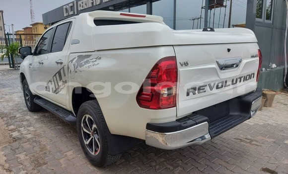 Acheter Occasion Voiture Toyota Hiluxe Revo Blanc à Luanda, Province de Luanda Acheter Occasion Voiture Toyota Hiluxe Revo Blanc à Luanda, Province de Luanda