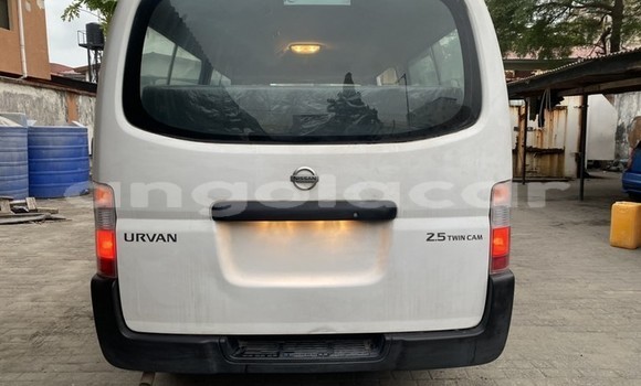 Buy Used Nissan Urvan White Car in Luanda in Luanda Province Buy Used Nissan Urvan White Car in Luanda in Luanda Province