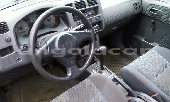 Acheter Occasion Voiture Toyota RAV4 Bleu à Malanje, Malanje Province Acheter Occasion Voiture Toyota RAV4 Bleu à Malanje, Malanje Province