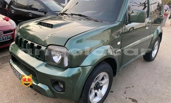 Comprar Usado Suzuki Jimny Verde Carro em Luena em Moxico