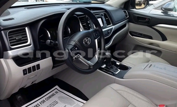 Buy Used Toyota Highlander Blue Car in Luena in Moxico Buy Used Toyota Highlander Blue Car in Luena in Moxico