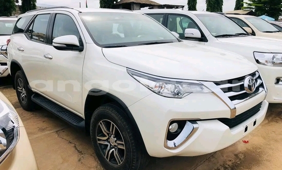 Acheter Occasion Voiture Toyota Fortuner Blanc à Luena, Moxico Acheter Occasion Voiture Toyota Fortuner Blanc à Luena, Moxico