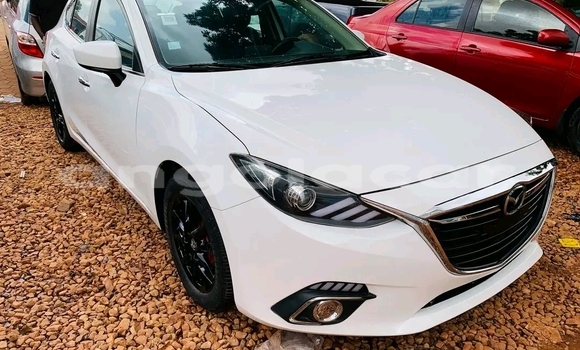 Comprar Usado Mazda CX-3 Branco Carro em Luena em Moxico Comprar Usado Mazda CX-3 Branco Carro em Luena em Moxico