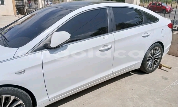 Acheter Occasion Voiture Hyundai Sonata Blanc à Luena, Moxico