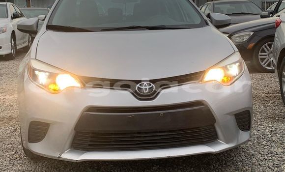 Comprar Usado Toyota Corolla Branco Carro em Luanda em Luanda Province