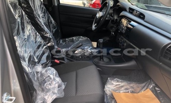 Comprar Usado Toyota Hilux Prata Carro em Luanda em Luanda Province Comprar Usado Toyota Hilux Prata Carro em Luanda em Luanda Province