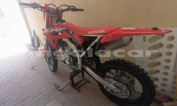 Comprar Usado Honda CRF Vermelho Moto em Luanda em Luanda Province