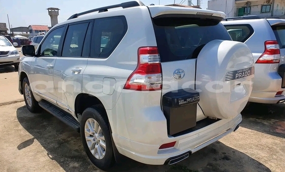 Acheter Occasion Voiture Toyota Land Cruiser Blanc à Luanda, Province de Luanda Acheter Occasion Voiture Toyota Land Cruiser Blanc à Luanda, Province de Luanda