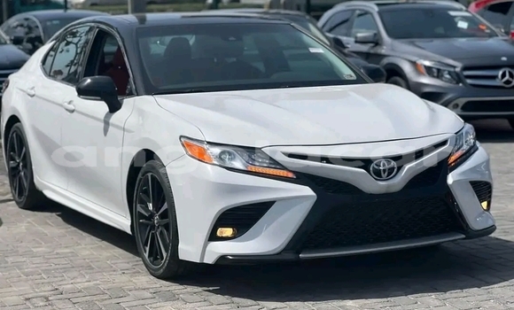 Buy Used Toyota Camry White Car in Luanda in Luanda Province Buy Used Toyota Camry White Car in Luanda in Luanda Province