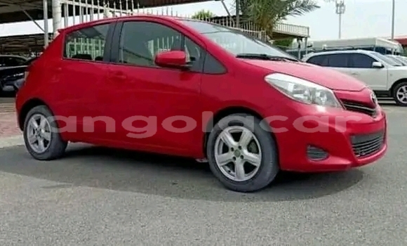 Acheter Occasion Voiture Toyota Yaris Rouge à Lobito, Benguela Acheter Occasion Voiture Toyota Yaris Rouge à Lobito, Benguela
