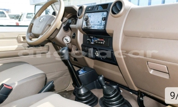 Buy Used Toyota Land Cruiser White Car in Luena in Moxico Buy Used Toyota Land Cruiser White Car in Luena in Moxico