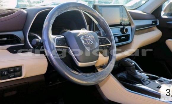 Buy Used Toyota Highlander Red Car in Luena in Moxico Buy Used Toyota Highlander Red Car in Luena in Moxico