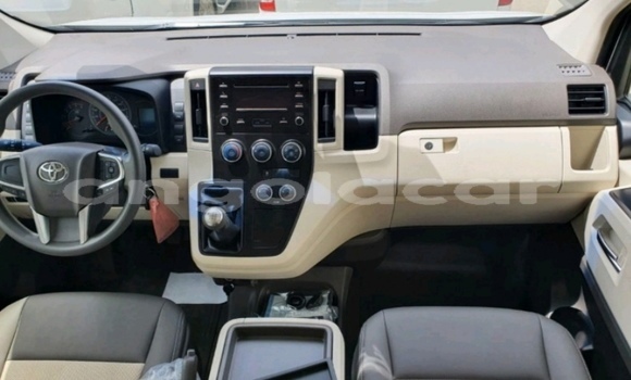 Acheter Occasion Voiture Toyota Hiace Blanc à Luena, Moxico Acheter Occasion Voiture Toyota Hiace Blanc à Luena, Moxico