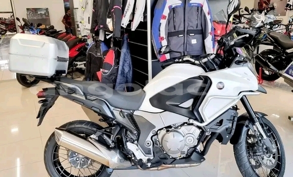 Acheter Occasion Moto Honda Crosstourer Blanc à Luanda, Province de Luanda Acheter Occasion Moto Honda Crosstourer Blanc à Luanda, Province de Luanda