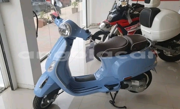 Acheter Neuf Moto Vespa 125 Bleu à Luanda, Province de Luanda Acheter Neuf Moto Vespa 125 Bleu à Luanda, Province de Luanda