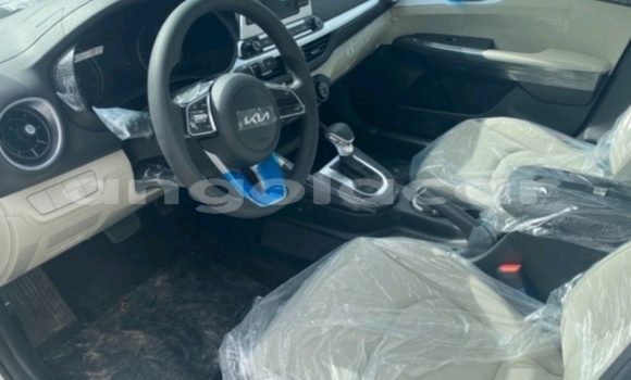 Buy Used Kia Cerato White Car in Luena in Moxico Buy Used Kia Cerato White Car in Luena in Moxico