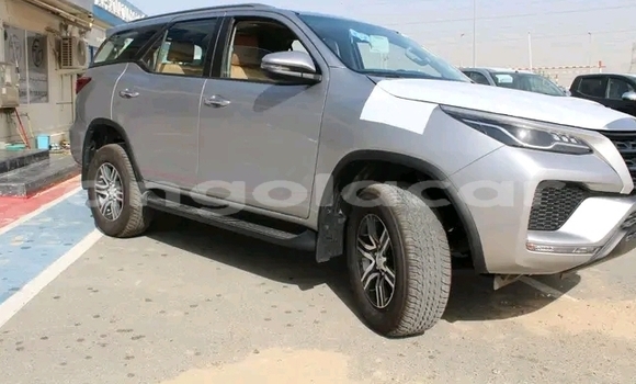 Buy Used Toyota Fortuner Silver Car in Luanda in Luanda Province Buy Used Toyota Fortuner Silver Car in Luanda in Luanda Province
